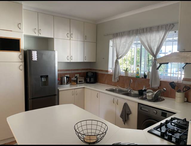 2 BEDROOM APARTMENT FOR SALE IN NEWLANDS